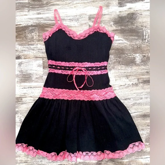 Betsey Johnson | Dresses | Betsey Johnson Vintage Sexy Black And Pink Lace  Dress Womens Size Petite | Poshmark